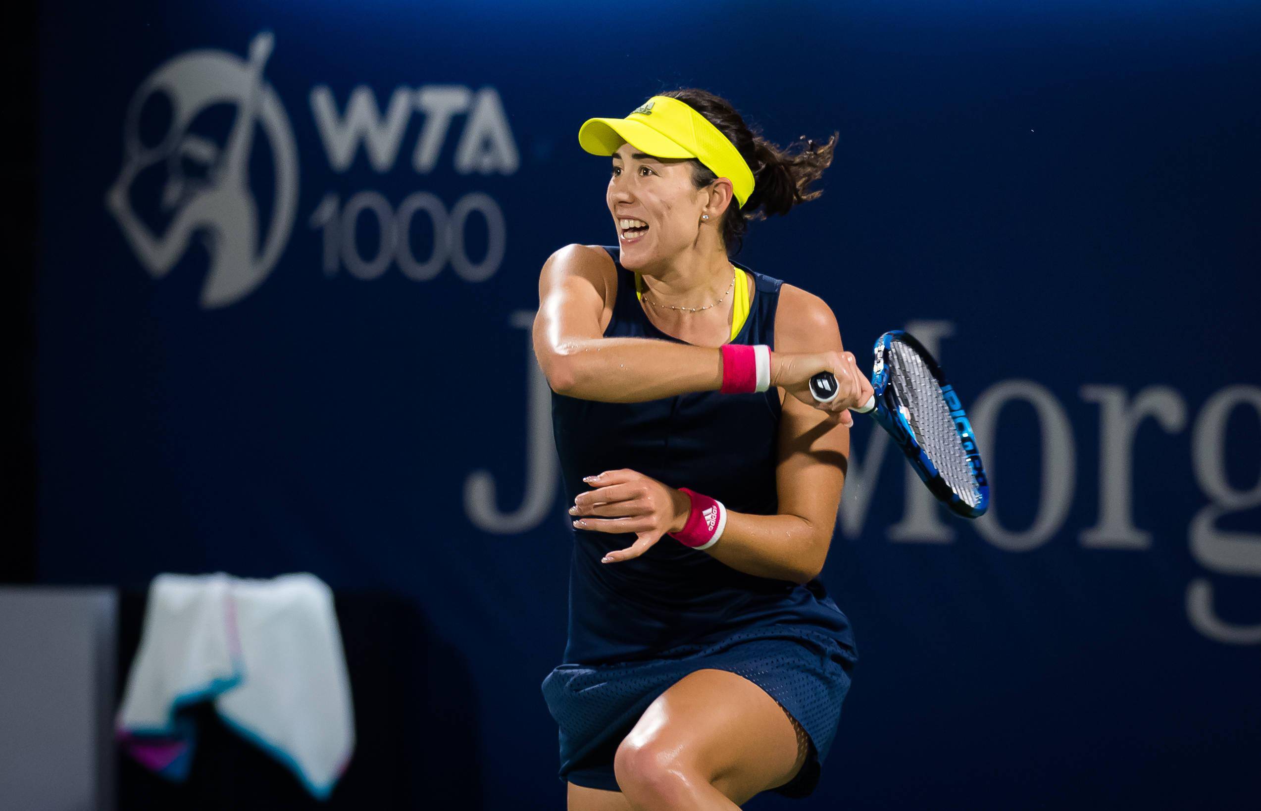 穆古鲁扎在篮网比赛中出色防守,惊险取胜引发热议!(穆古鲁扎网球)