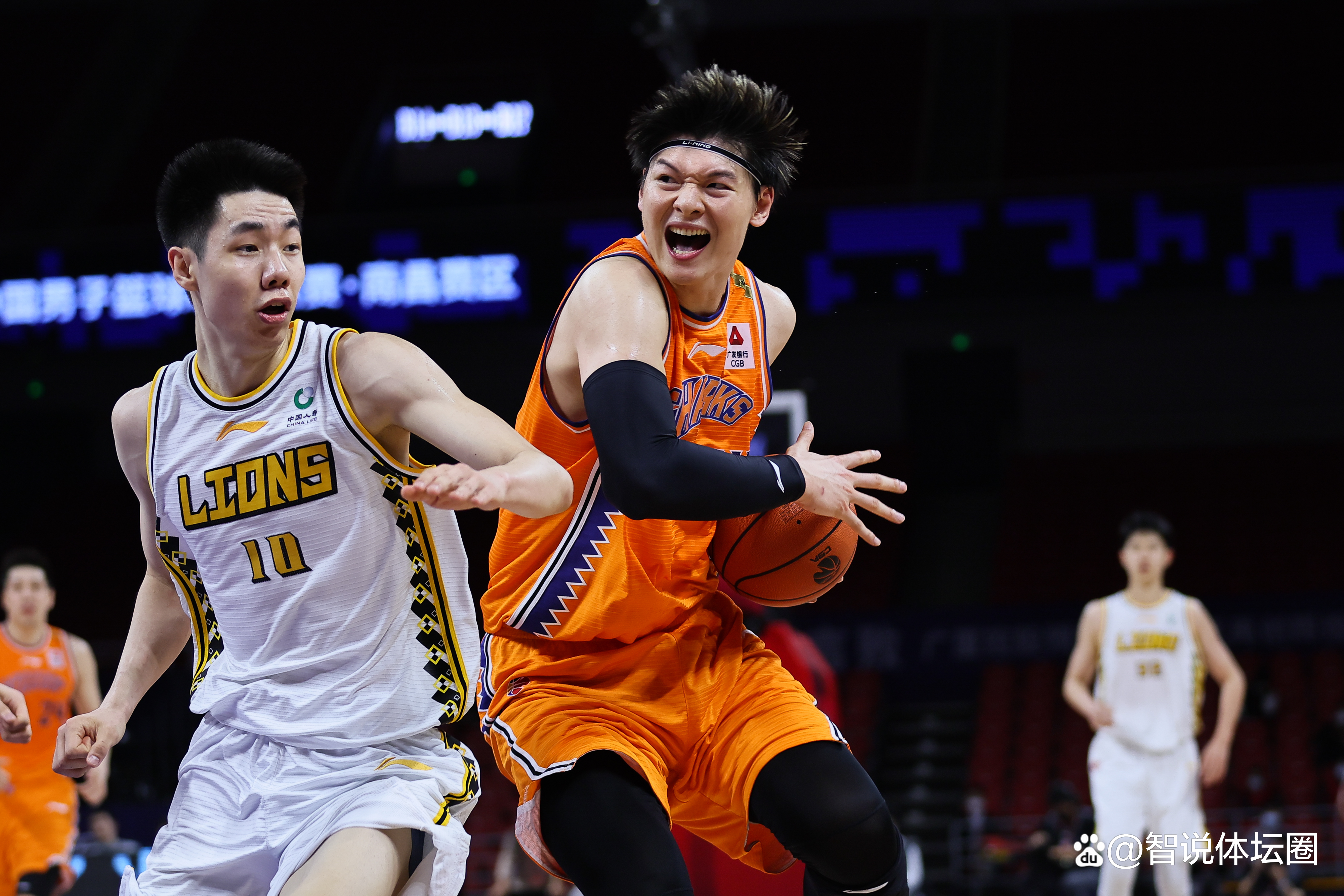 爱游戏官网包含窗口期突围战来临,塞维利亚围绕CBA季后赛更衣室发声,气氛紧张,纪律约束更严格的词条 爱游戏官网包含窗口期突围战来临,塞维利亚围绕CBA季后赛更衣室发声,气氛紧张,纪律约束更严格的词条